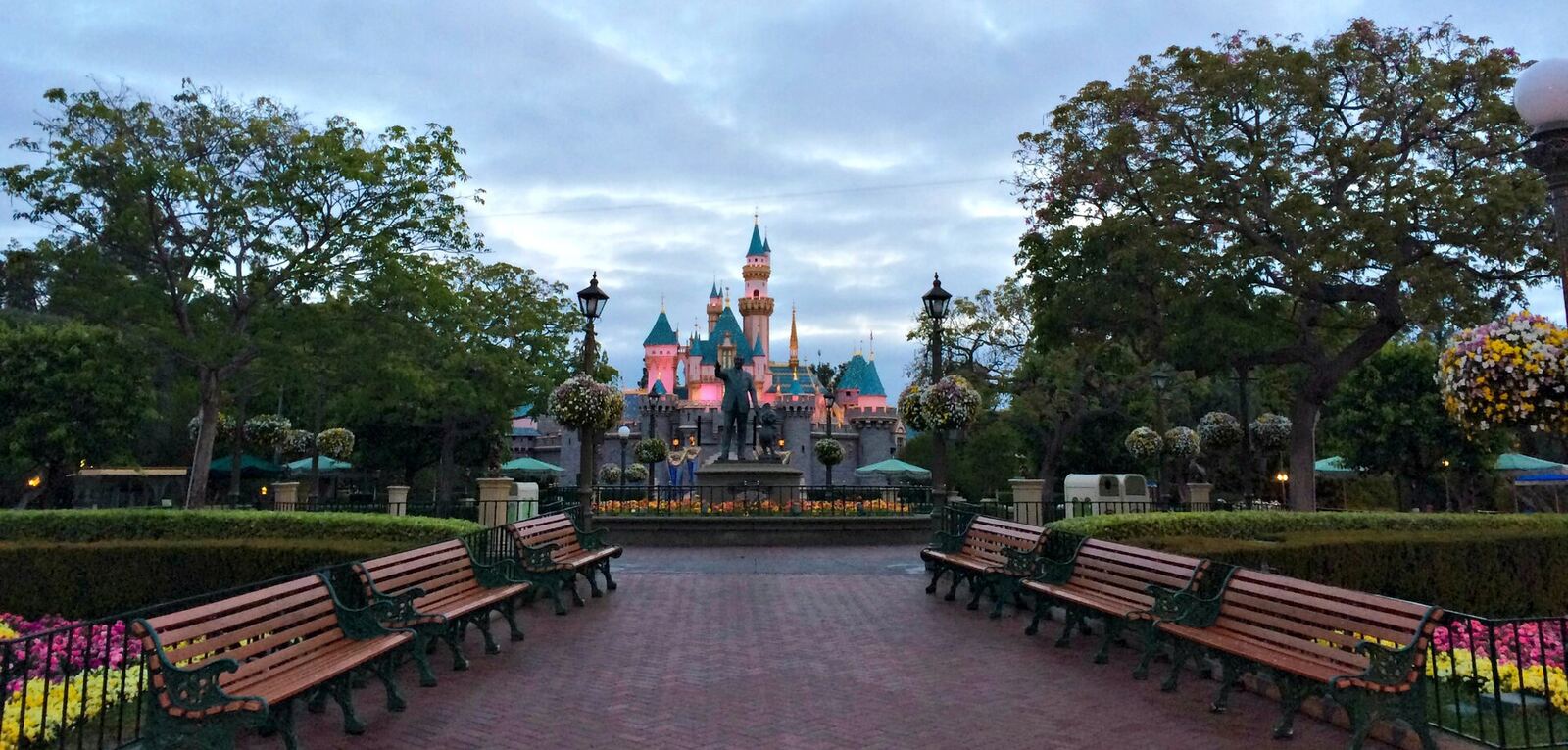 Anaheim 的 Disneyland 资料图(图库照片)