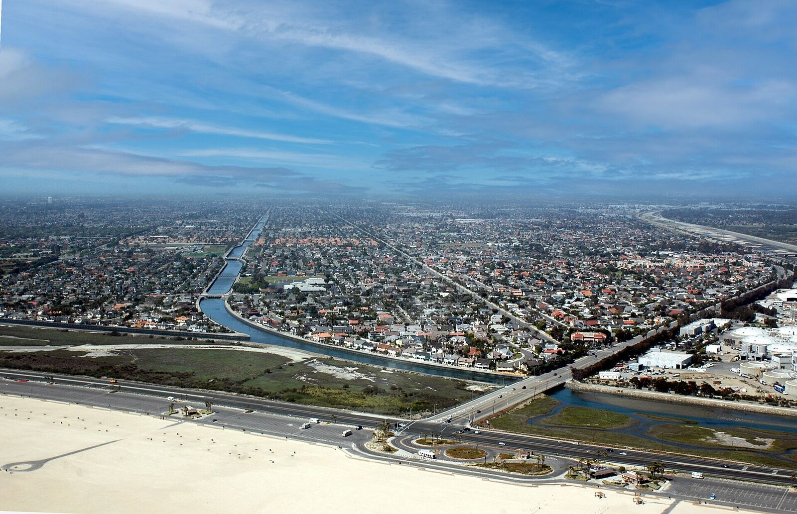 Huntington Beach 空拍资料图（图库照片）