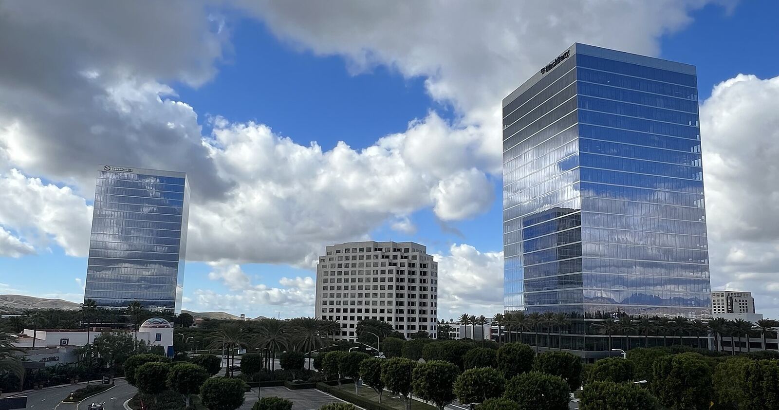 尔湾 Irvine Spectrum 一带办公楼资料图(Wikimedia Commons)