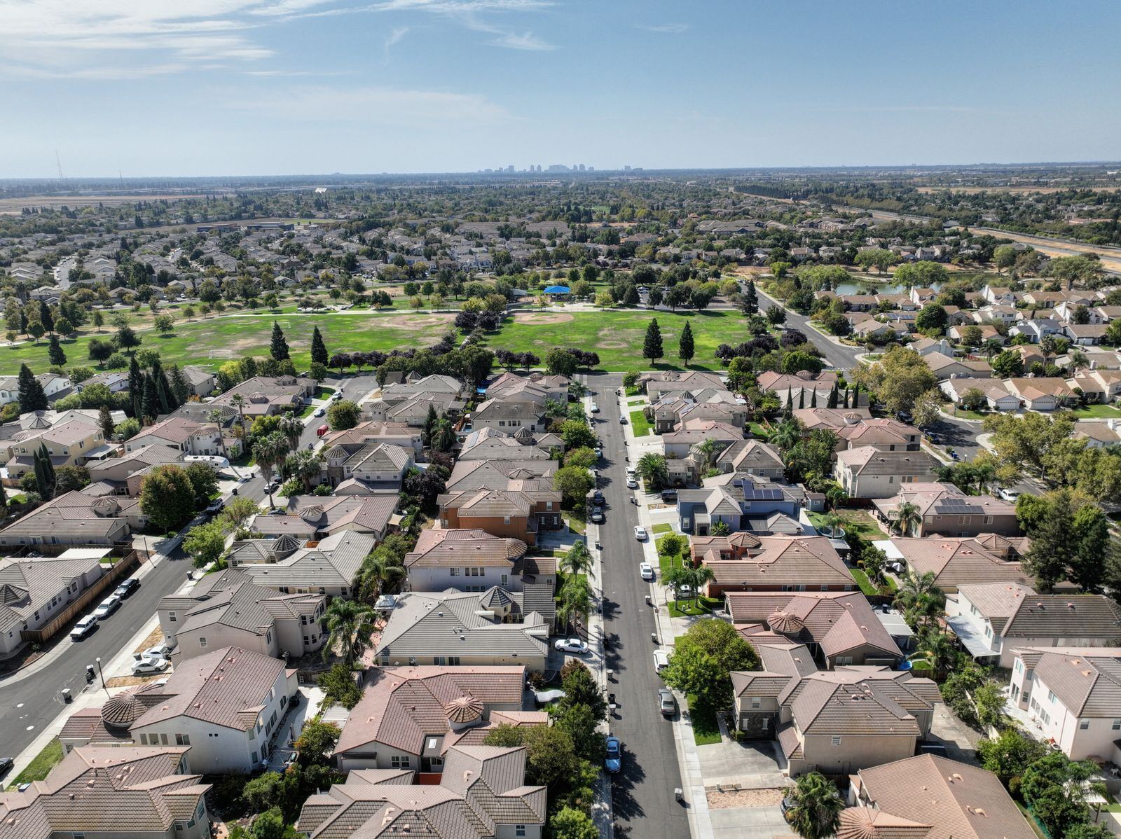 加州郊区住宅区航拍资料图（图库照片，摄于 Sacramento）