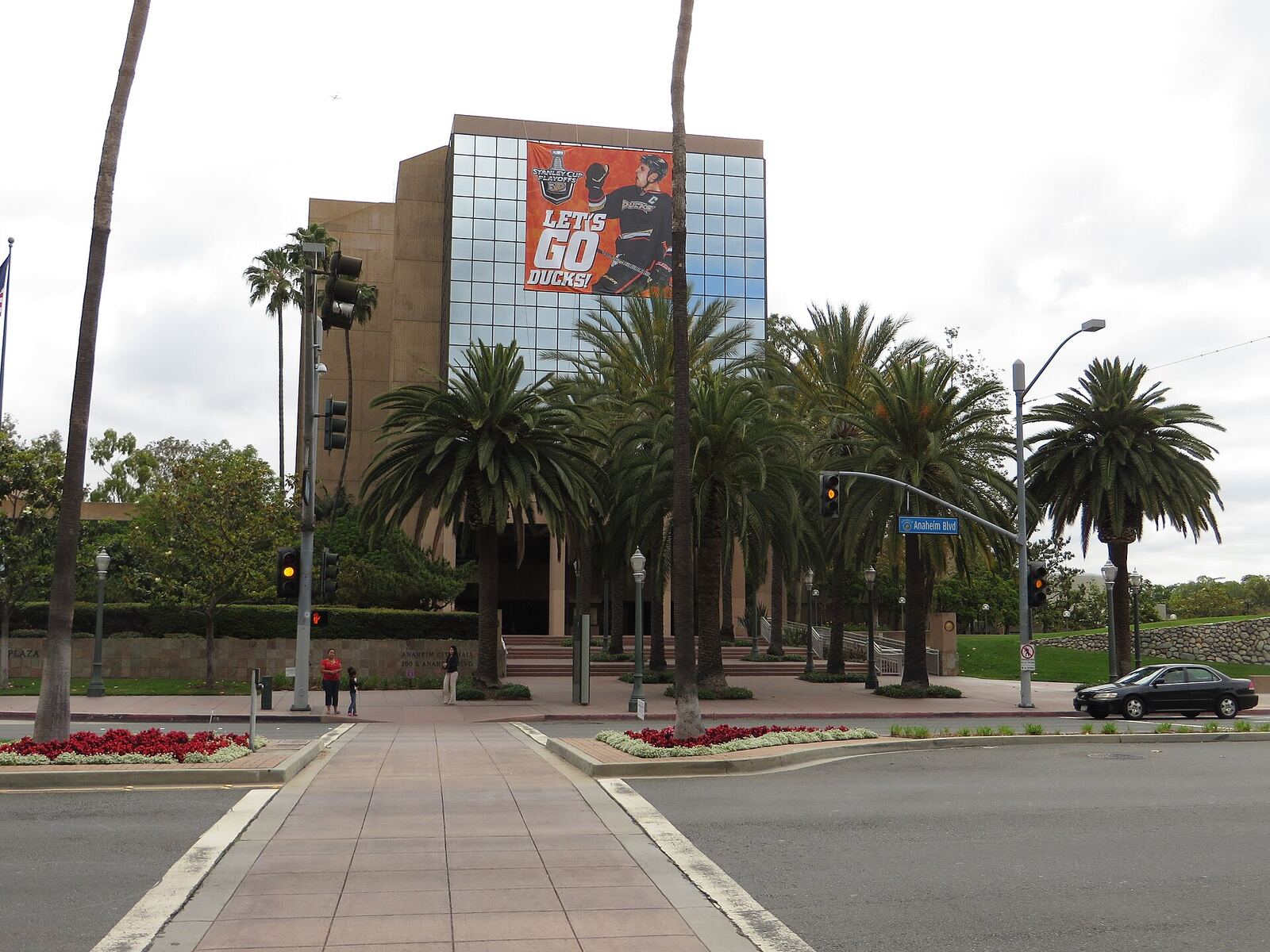 Anaheim 市政厅资料图(Wikimedia Commons)