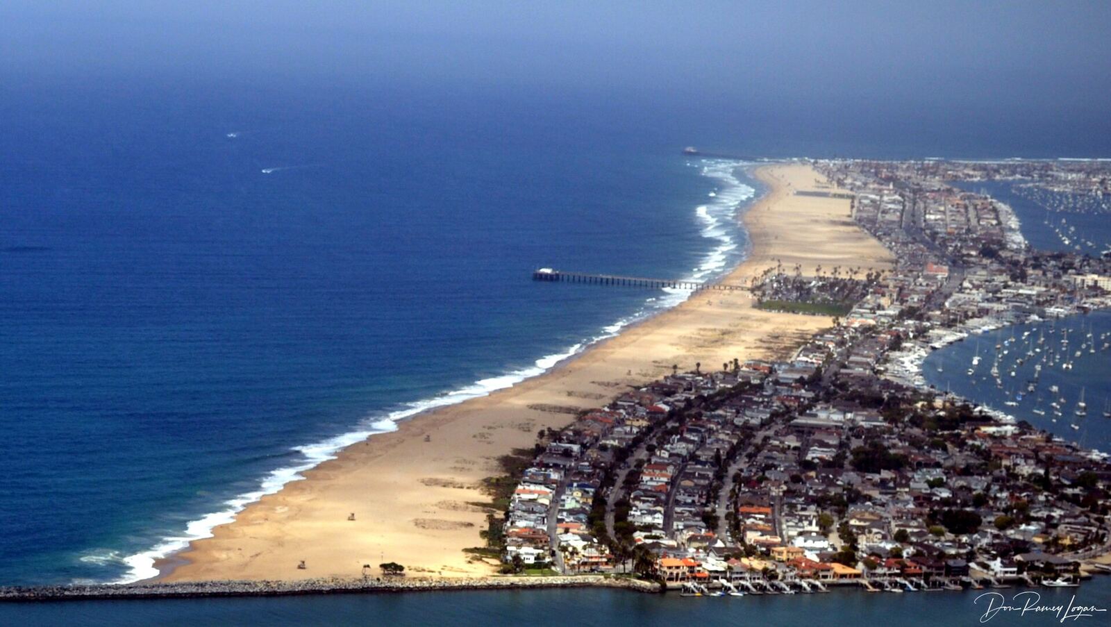 Newport Beach Balboa 半岛航拍资料图（非本次淹水现场）