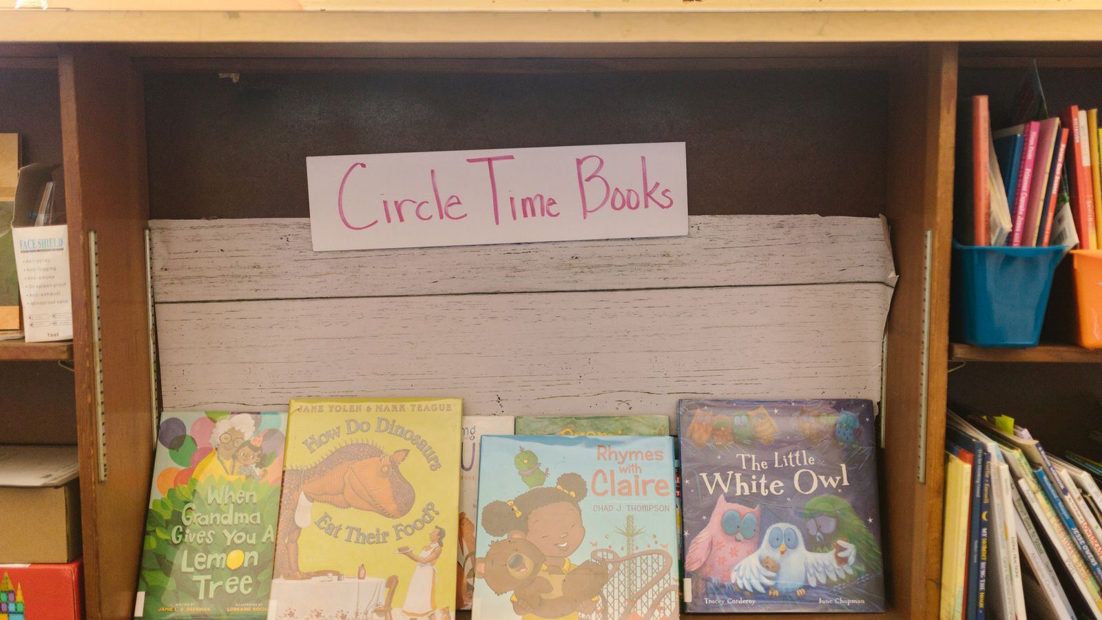 示意图(图库照片)· 绘本架与「Circle Time Books」