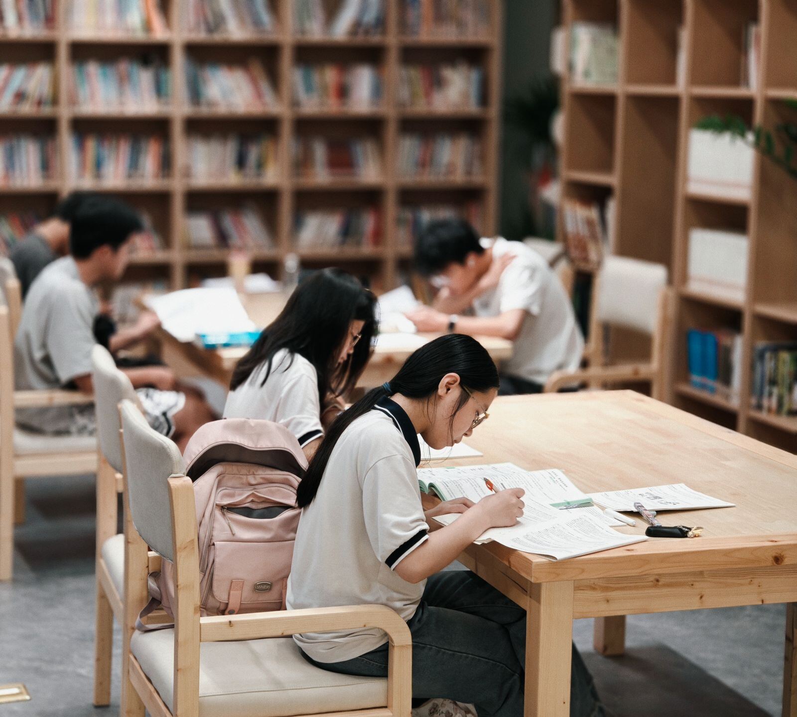 示意图（图库照片）· 图书馆自习